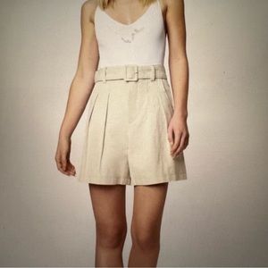Blank NYC  Women’s Linen Shorts Size 27 Color Sand High Waist Button and Belt